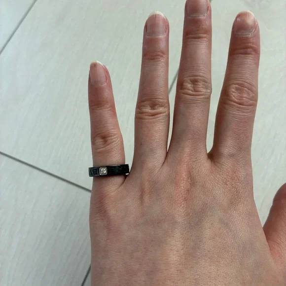 B.zero1 Essential Ring - Picture 3 of 4